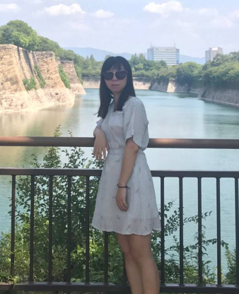 22F37